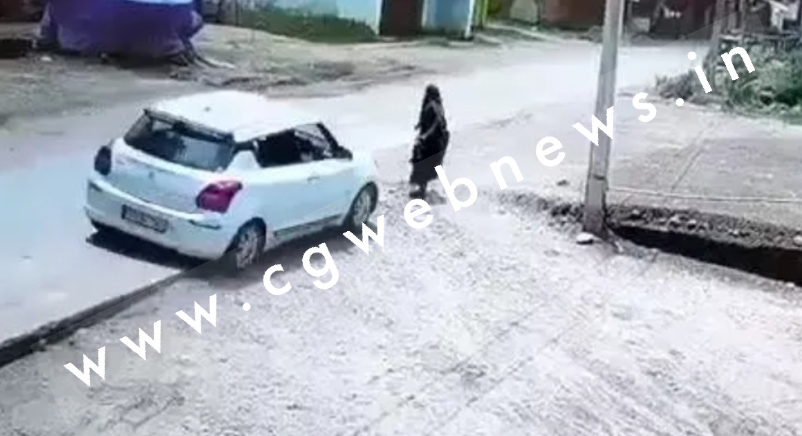 जांजगीर चाम्पा - तेज रफ्तार कार ने महिला को उड़ाया , CCTV में कैद हुई घटना , कमजोर दिल वाले इस VIDEO को ना देखे
