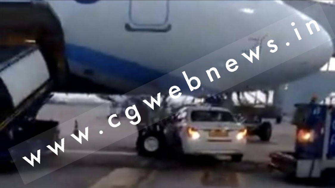 दिल्ली एयरपोर्ट पर बड़ा हादसा टला , इंडिगो विमान के नीचे आई कार , ड्राइवर से पूछताछ जारी