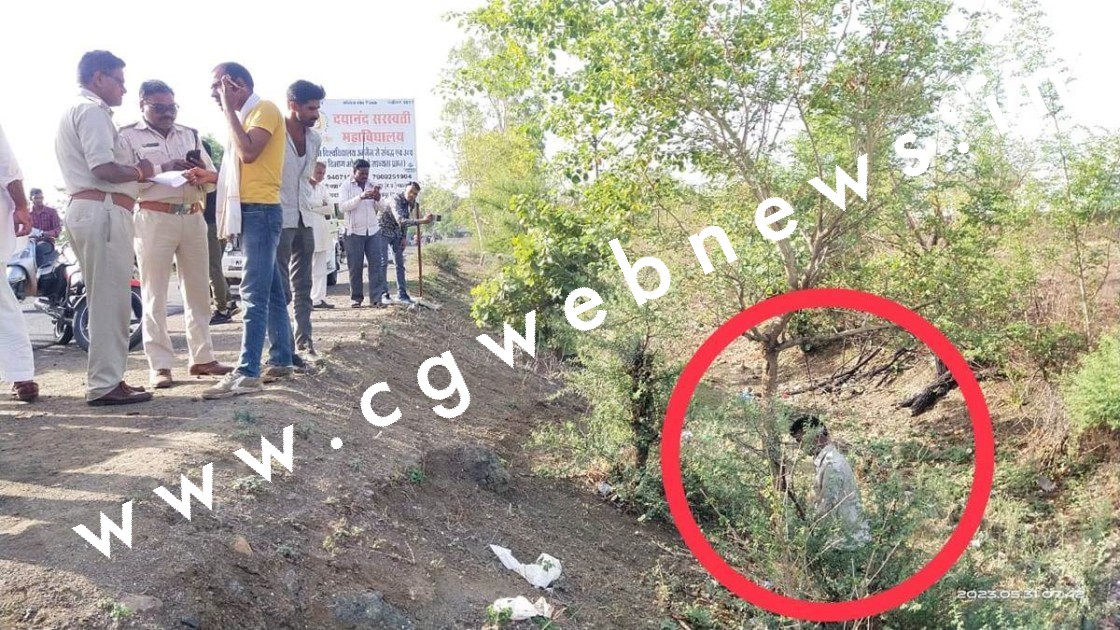 सड़क किनारे पेंड़ पर लटकी मिली अज्ञात ब्यक्ति की लाश , पुलिस जाँच में जुटी